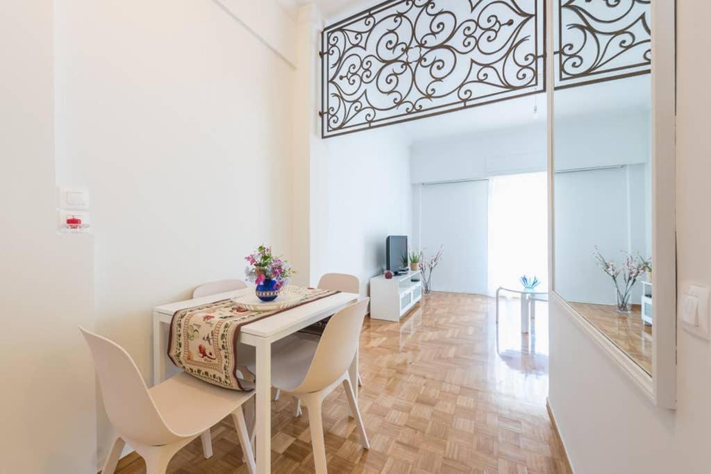 New! Bright & Remodeled 1Bed Apt 2Min Walk To Acropolis Atene Esterno foto